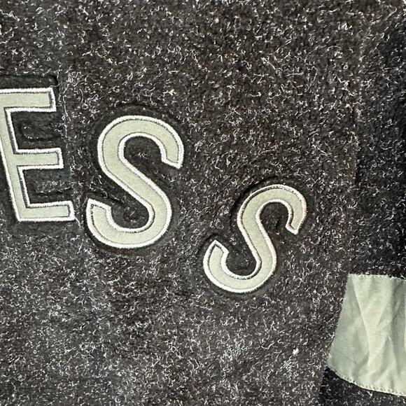 Guess Fleece Sweatshirt G.J – Cozy, Stylish, Everyday Wear - Picture 3 of 8